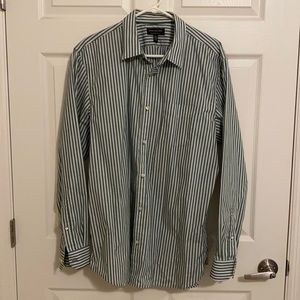 Men’s Banana Republic long sleeve striped button down